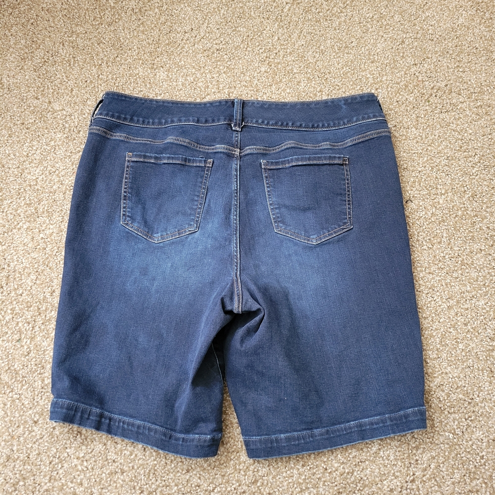 Torrid Denim Bermuda Super Soft High Rise Short Jegging - Picture 9 of 12